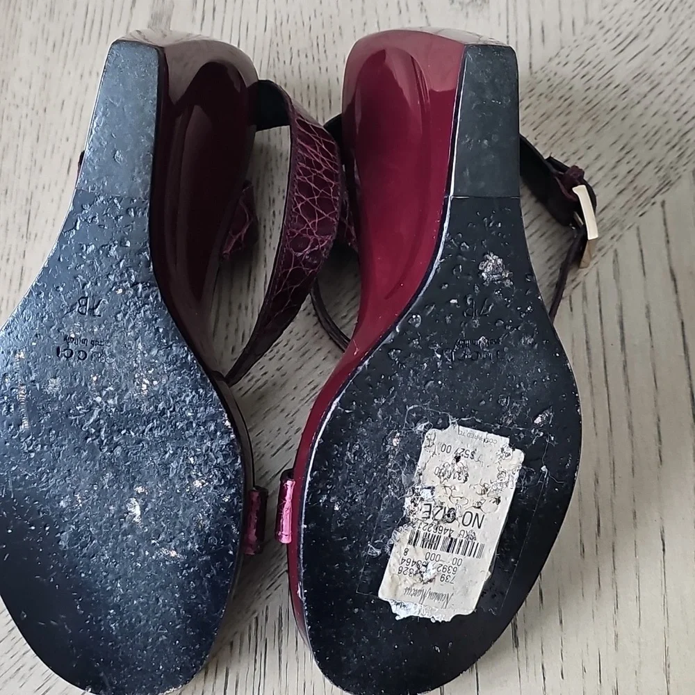 Gucci Women's Burgundy Sandals Size 7 - Picture 8 of 11